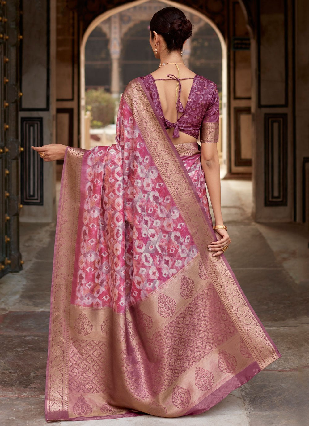 Purple Handloom Silk Classic Saree Abstract Print, Border Work, Zari S15752