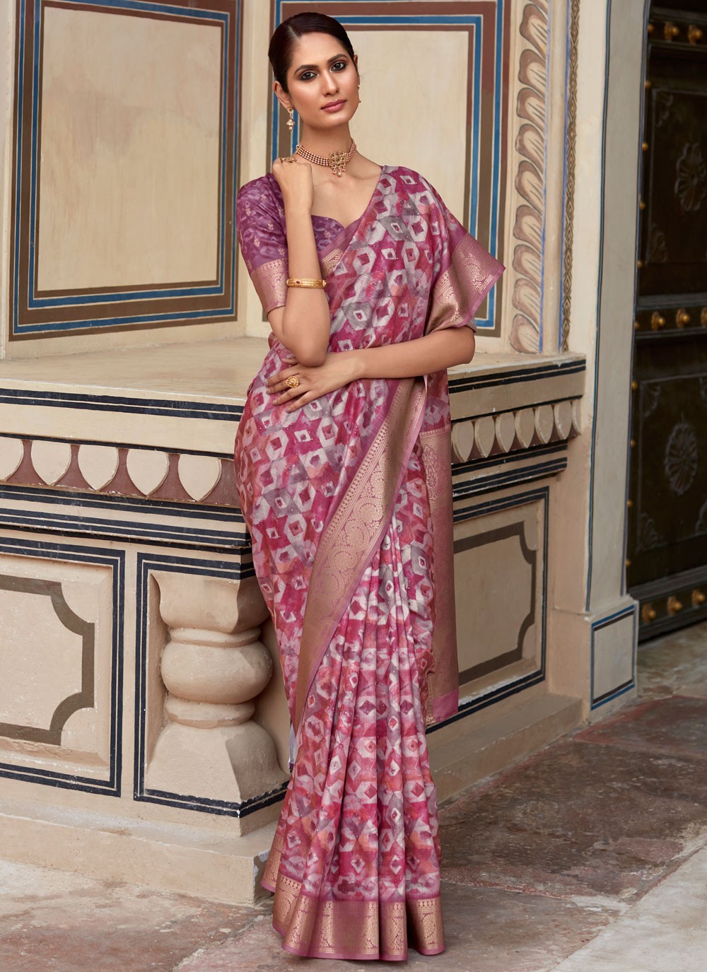 Purple Handloom Silk Classic Saree Abstract Print, Border Work, Zari S15752