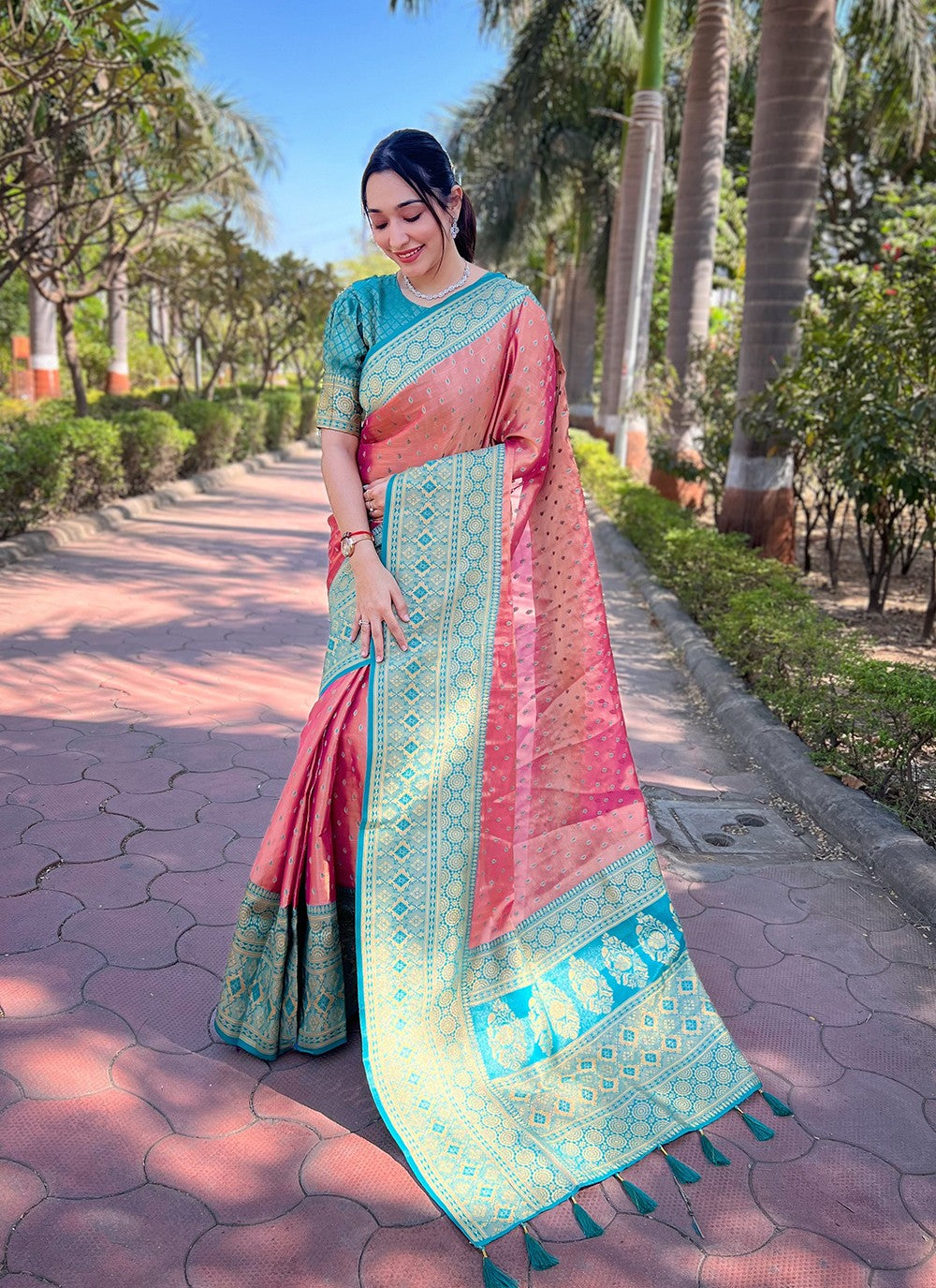 Trendy Weaving Zari Silk, Tissue Saree - S8292