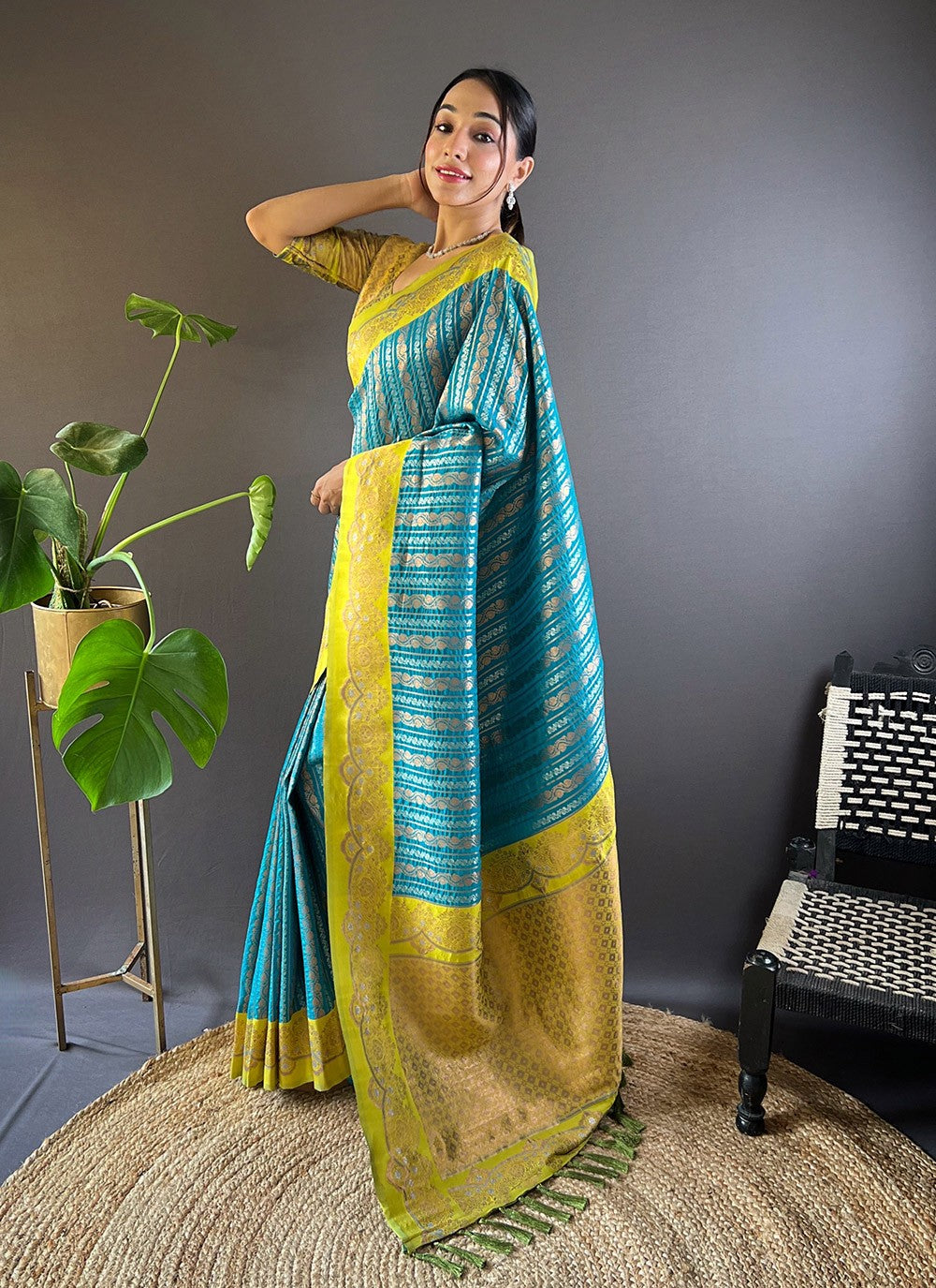 Traditional Weaving Zari Silk Saree - S7606